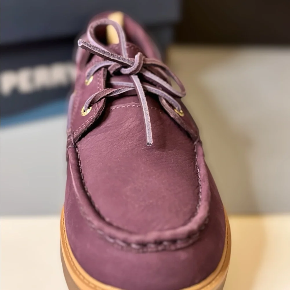 SPERRY TOP-SIDER® Wells Boat Shoe (Women size) 9.5 / Men’s 8 NEW IN BOX